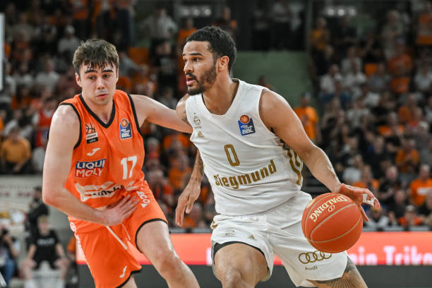 优秀的门前 优秀的门前